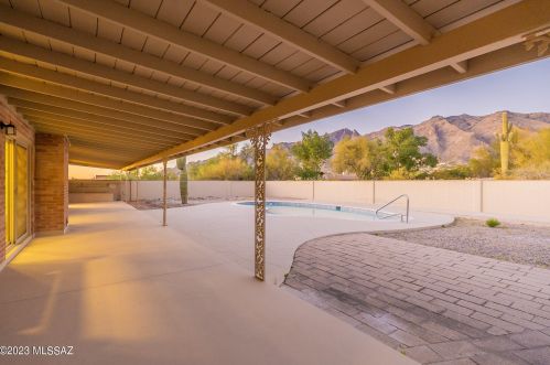 5862 Camino Arenosa, Tucson AZ  85718-4650 exterior