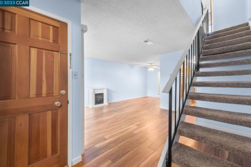 5464 Roundtree Dr, Concord, CA 94521-3974