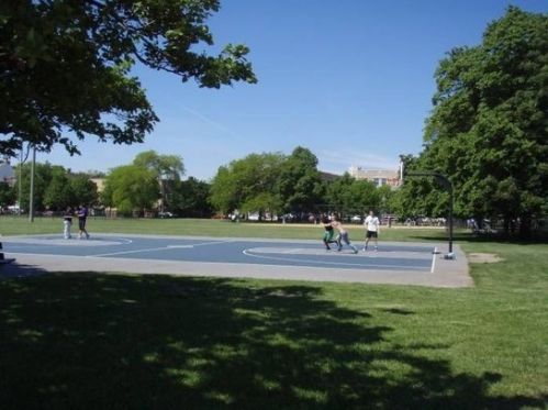 1360 Estes Ave, Chicago IL 60626-5547 exterior