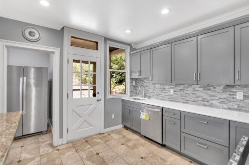 323 Elizabeth Ave, Pittsburgh PA 15202-2722 exterior