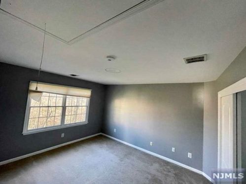 3 Bakley Ter, Town Center NJ 07052-2169 exterior