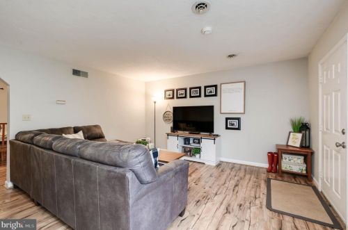 421 Manor St, Hanover, PA 17331-3811