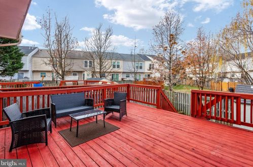 136 Foxtree Dr, Glen Burnie MD 21061-6357 exterior