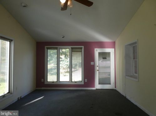 10408 New Hampshire Ave, Silver Spring MD 20905-3918 exterior