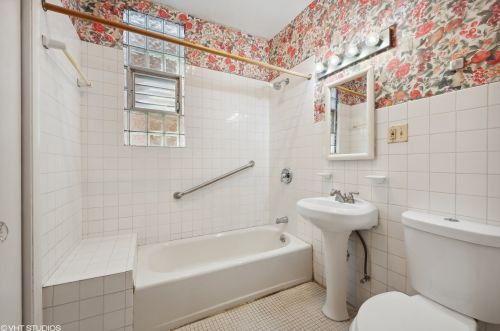 2726 Troy St, Chicago IL 60655-2320 exterior