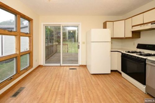 36 Pasadena Pl, Paterson NJ 07506-3329 exterior