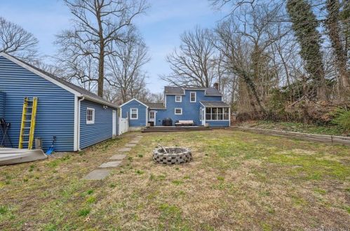 141 Cedarhurst Ln, Milford CT 06461-2721 exterior