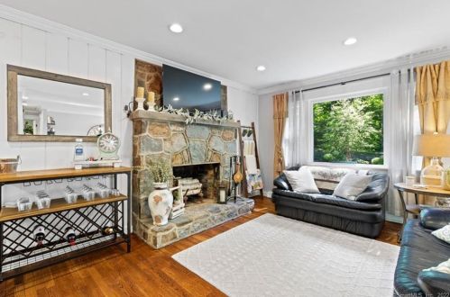 123 Chittenden Rd, Deep River CT 06419-2437 exterior