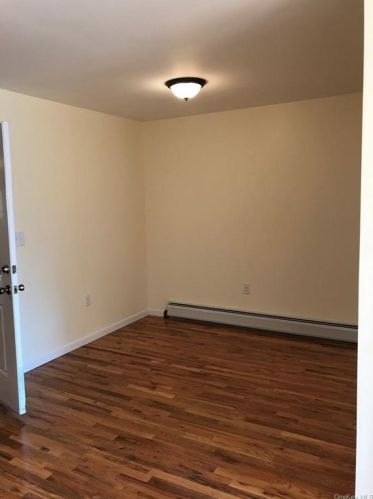 2025 Daly Ave, Bronx NY 10460-2834 exterior