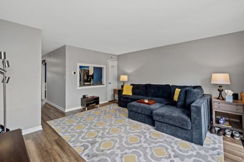 392 Newburn Dr, Pittsburgh PA exterior