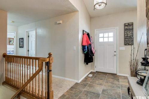 9178 Teton Est Dr, Taylorsville UT 84088-2311 exterior