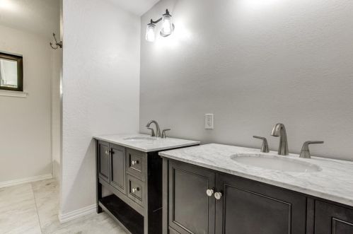 2647 Beechmont Dr, Dallas TX 75228-4224 exterior