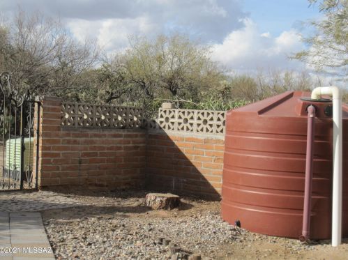 735 Abrego Dr, Green Valley AZ 85614-3637 exterior