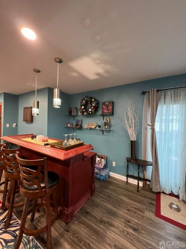 126 Idlewild Rd, Edison NJ  08817-4150 exterior