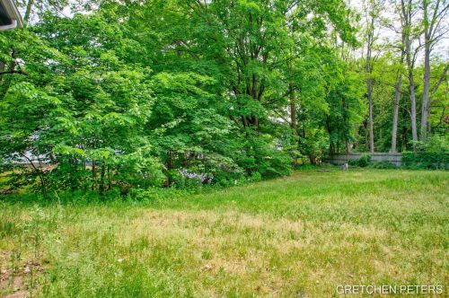 527 Academy St, Allegan MI 49010-1455 exterior