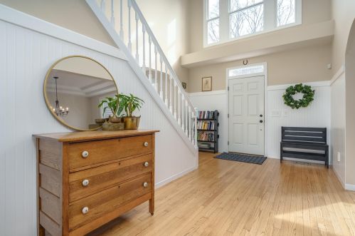 2798 Innisbrook Dr, Kalamazoo, MI 49024-7872