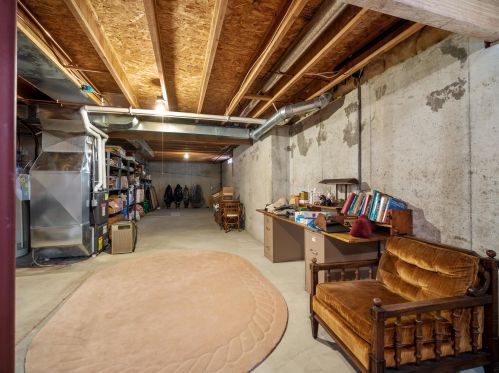 2416 Paul Rd, Manitowoc WI 54220-1183 exterior