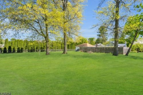 130 Old York Rd, Bridgewater NJ 08807-2686 exterior