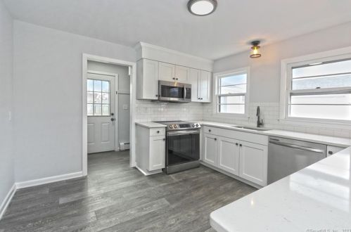 46 Cooper Ave, Wallingford CT  06492-3956 exterior