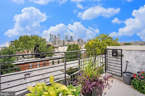 2225 Christian St, Philadelphia PA 19147-3710 exterior