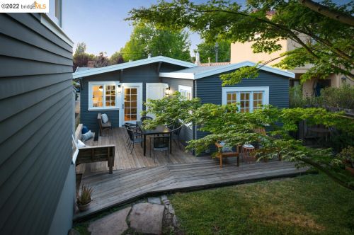 1614 Capistrano Ave, Berkeley CA 94707-1803 exterior