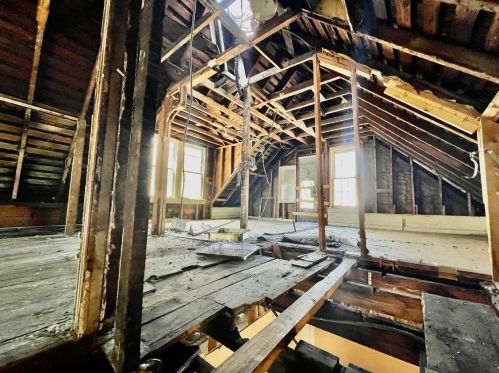 2218 Keeler Ave, Chicago IL  60639-3606 exterior