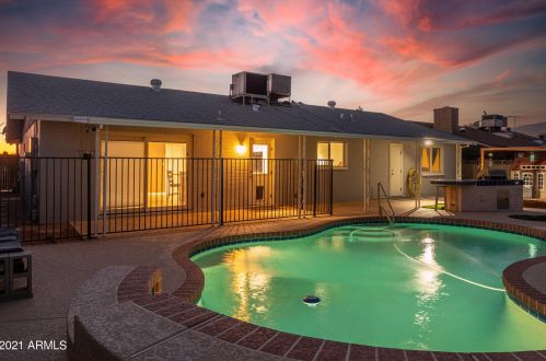 11229 33rd Ave, Phoenix, AZ 85029-4104