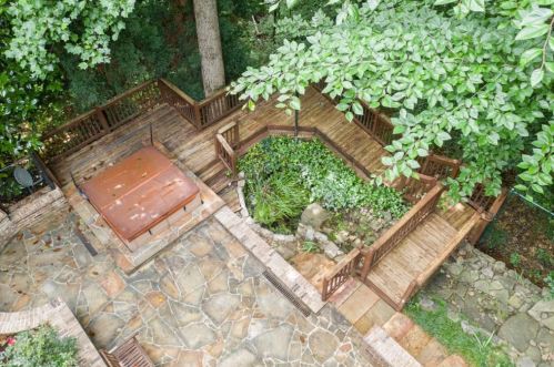 1755 Knoll Pl, Atlanta GA exterior