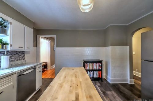 149 Park Ave, Derby CT 06418-1636 exterior