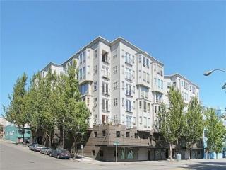 2901 Western Ave, Seattle WA  98121-1025 exterior