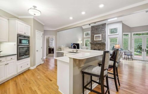 540 Cameron Mnr Way, Atlanta GA 30328-6202 exterior