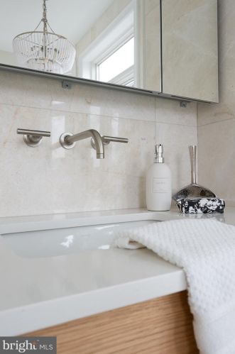 516 21 St, Philadelphia PA 19130-1401 exterior