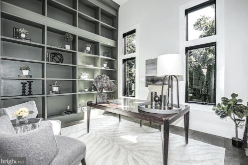 6160 Hardy Dr, Mc Lean VA 22101-3112 exterior