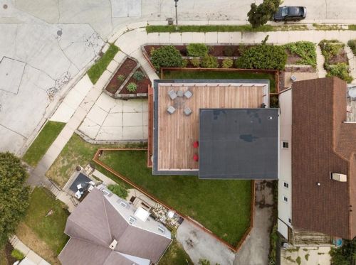 2001 Booth St, Milwaukee WI 53212-3403 exterior