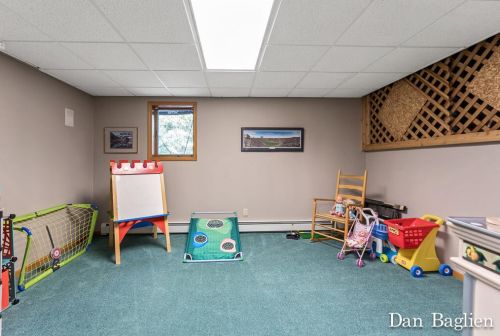 1069 Randall Rd, Meskegon MI 49441-4870 exterior