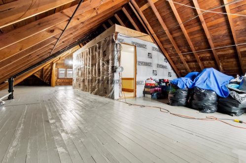 1332 Capitol Dr, Milwaukee WI  53211-1812 exterior