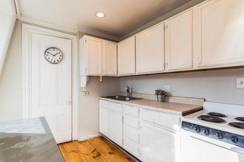 41 Ct St, Dover NH 03820-4108 exterior