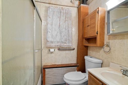 107 Penn St, Providence RI 02909-1326 exterior