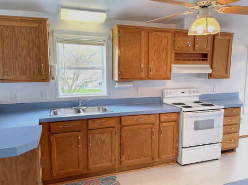 1367 John Ross Dr, Kalamazoo, MI 49009-8306