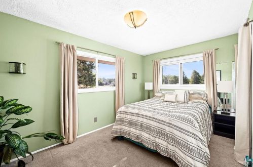 702 Basswood Ave, Duluth MN 55811-2638 exterior