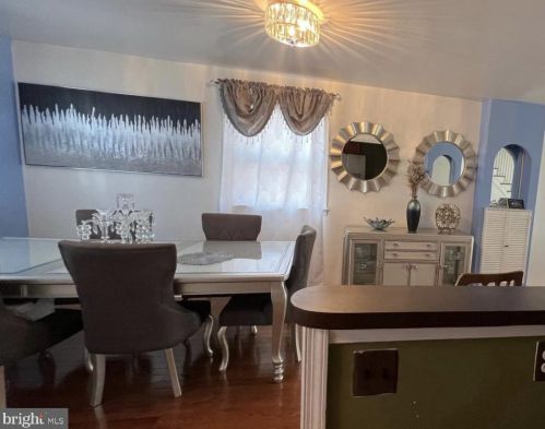 823 Longshore Ave, Philadelphia PA  19111-4422 exterior