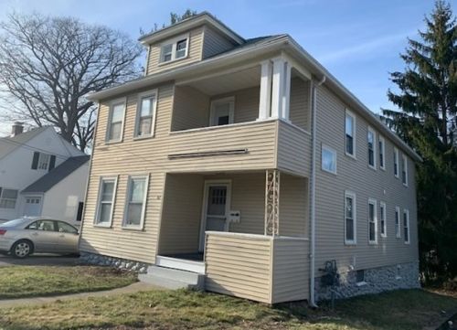 87 King Philip Rd, Worcester MA 01606-2363 exterior