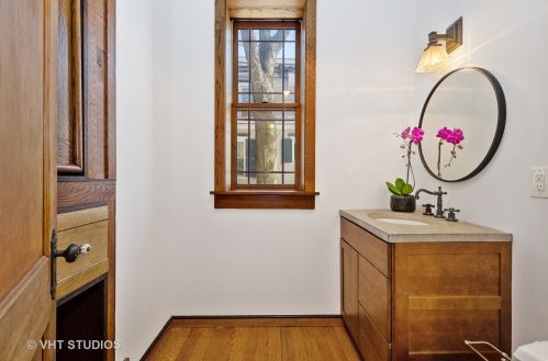 2013 Greenleaf Ave, Chicago IL 60645-3509 exterior