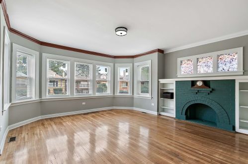 8442 Paulina St, Chicago, IL 60620-4744