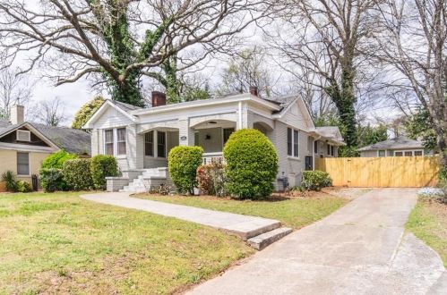 1831 Lyle Ave, Atlanta GA  30337-1204 exterior