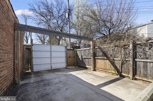 1213 F St, Washington DC  20002-6313 exterior