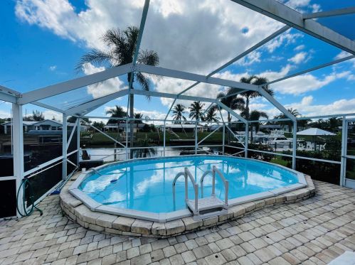 721 Calmoso Dr, Fort Pierce FL 34983-2208 exterior