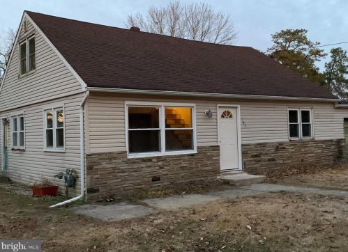 105 Cherokee Dr, Browns Mills, NJ 08015-6253