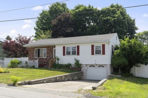 16 Harwood St, North Andover, MA 01845-4108