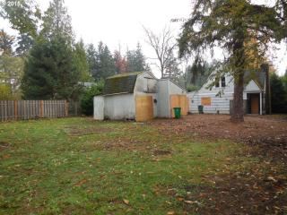 12845 Ramona St, Portland, OR 97236-4106